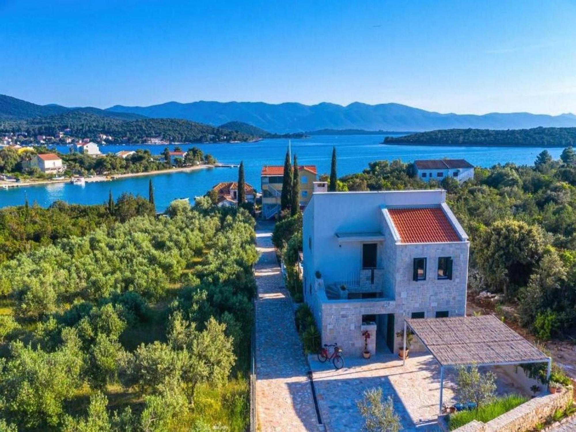 Villa Escape Island Peaceful Oasis With Pool